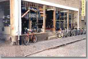 1990 - Außenansicht vom Fahrrad-Geschäft